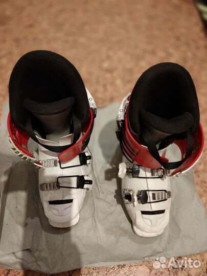 Продам детские горонолыжные ботинки Atomic и Rossi