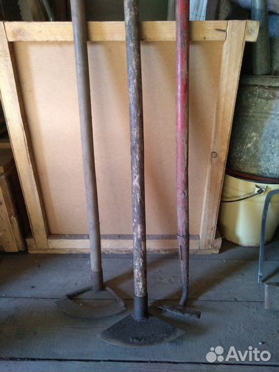 Лопаты, грабли, пилы, тяпки, вилы, ведра, лейки