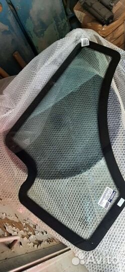 Стекло двери левое нижнее hyundai h 940 s