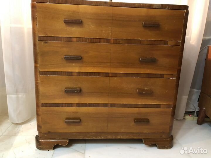 Старинный Вместительный Комод