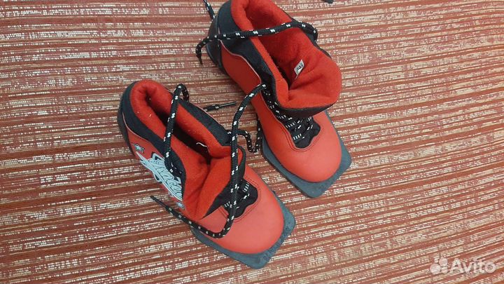 Лыжные ботинки 31