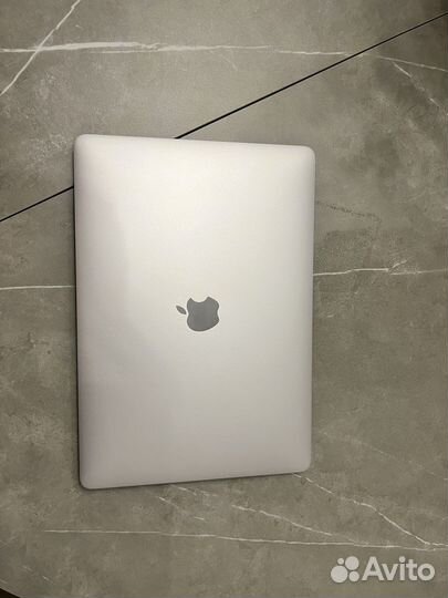 Apple MacBook Pro 13 2018 touch bar