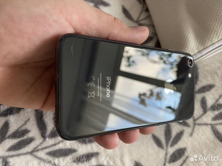 Телефон iPhone 8 64 gb