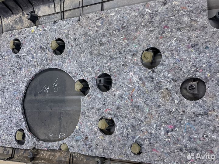 Обшивка задней двери Тойота Рав 4 2006 2012