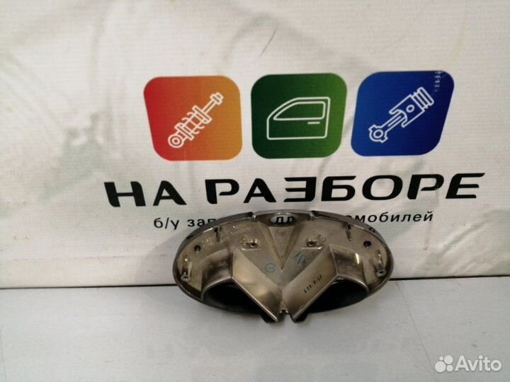 Эмблема передняя Infiniti Qx56 Z62