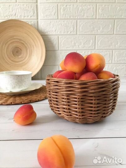 Корзина плетеная из бумажной лозы