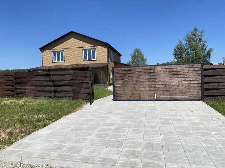 Дом 254 м² на участке 10,5 сот.