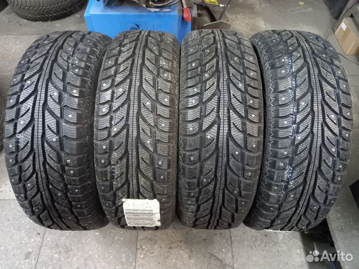 Cooper Weather-Master WSC 215/65 R17 99T