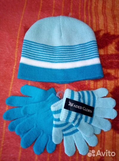 Шапочка и 2 пары перчаток.Корея.Носки.Варежки