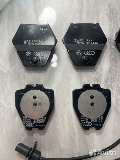 Передние тормозные колодки Ауди А8