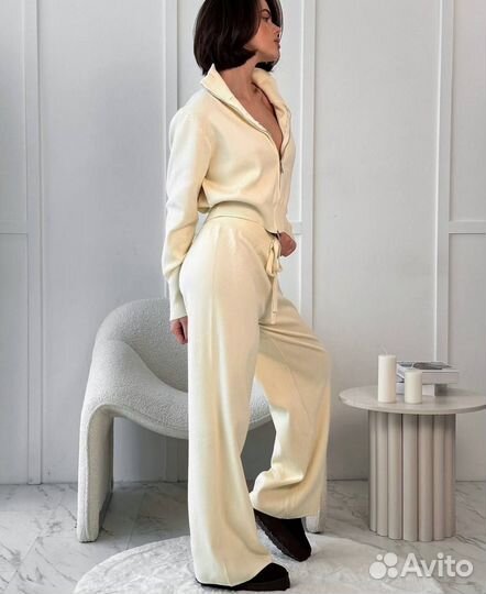 Спортивный ежедневный костюм двойка брюки жакет