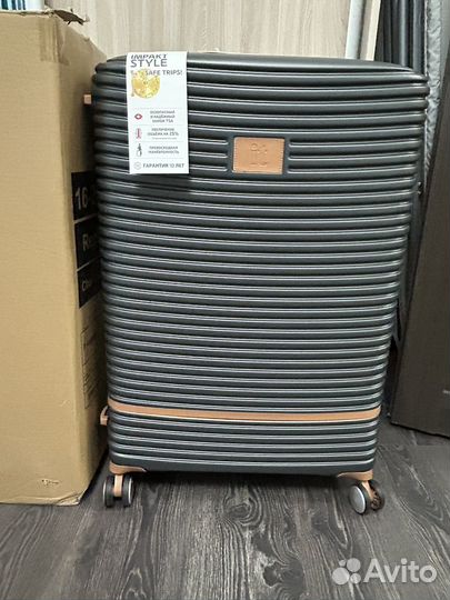 It luggage Чемодан ABS пластик 80 см 159 л