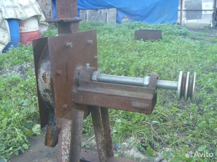 Продам зернодробилку