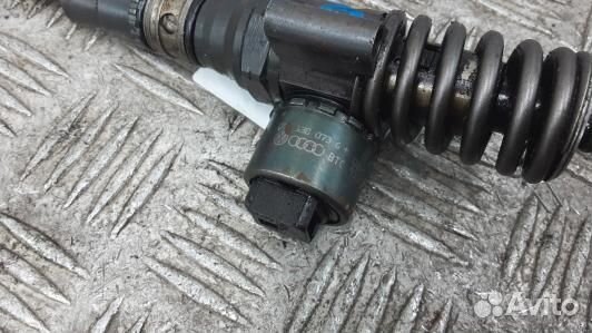 Форсунка дизельная dodge journey (96C07AL04)