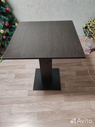 Кухонный стол