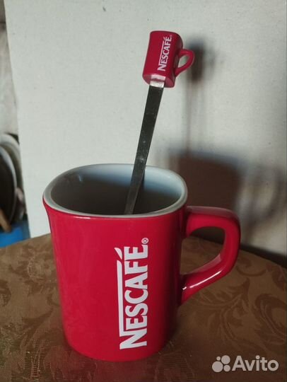 Чашка и ложка nescafe