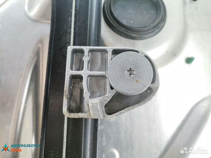 Стеклоподъемник электрический задний правый