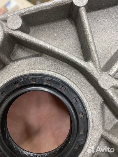 Крышка подшипника привода переднего левого Нива