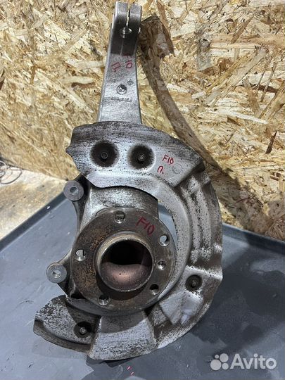 Кулак передний правый BMW F10 F11 F12 F13