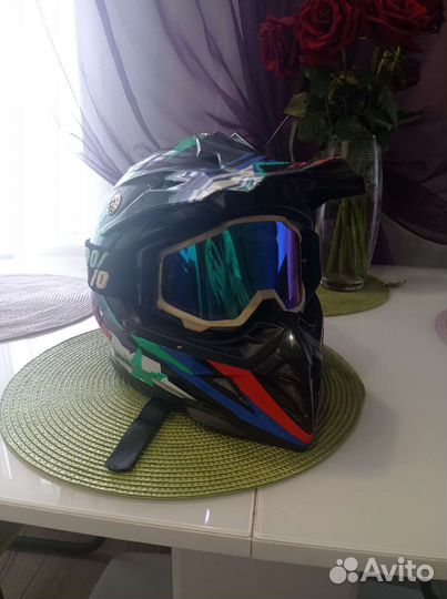 Кроссовый шлем