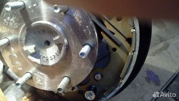 Полуоси в сборе с тормозными механизмами прав.,лев