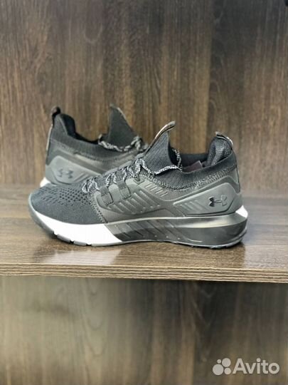 Кроссовки Under Armour Hovr Bull