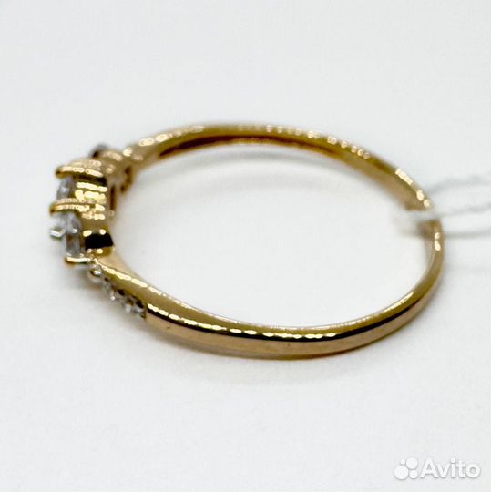 Золотое кольцо с фианитами 16,5