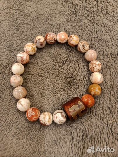 Браслет из натуральной яшмы с бусиной Дзи