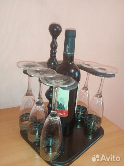 Подставка по бокалы, мини-бар 