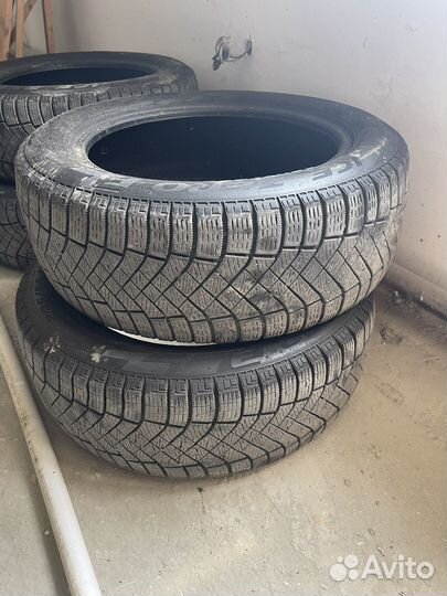 Pirelli Ice Zero 205/55 R16 S