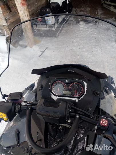 BRP ski - doo skaldic 2017г 550F