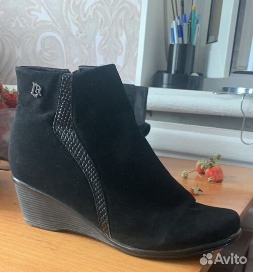 Ботинки женские замшевые 39