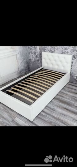 Кровать 90*200 бу 3 мес