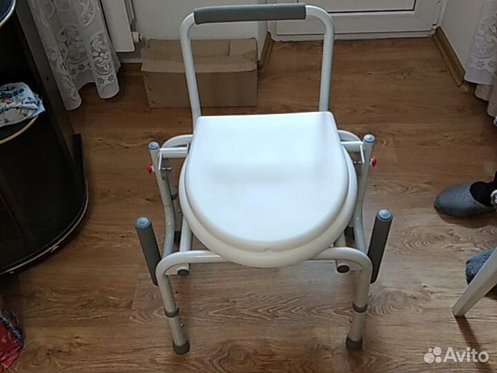 Кресло-туалет WC DeLux