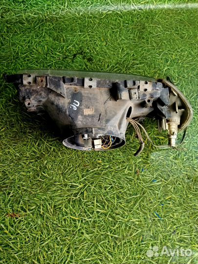 Фара передняя правая для Ауди 80 Б3 1.8л 1990г