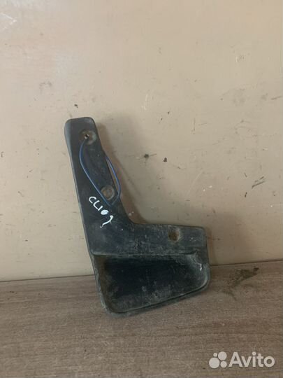 Брызговик передний правый Лансер 9