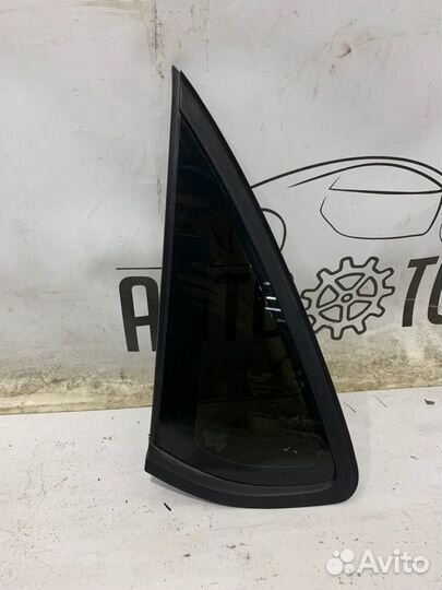 Стекло кузовное заднее левое Volkswagen Polo sedan