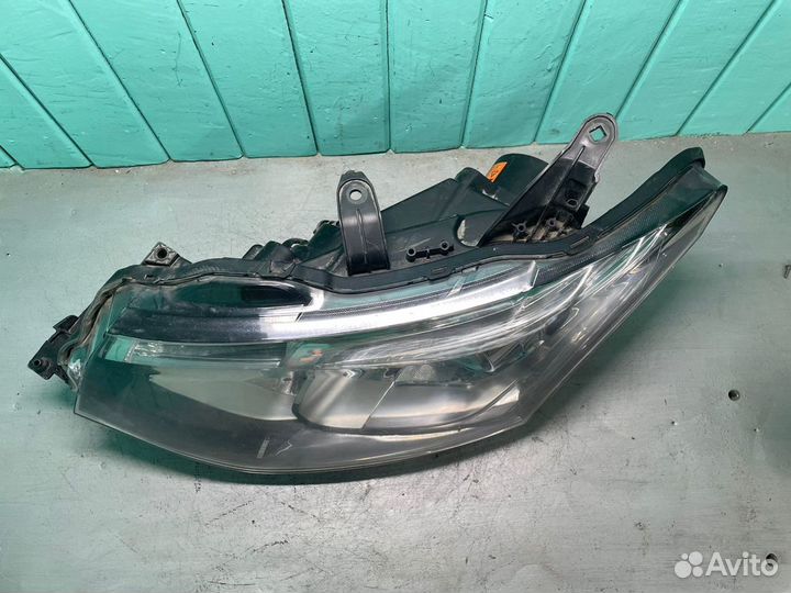Фара левая Mitsubishi Outlander GF