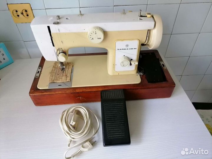 Швейная машина Чайка