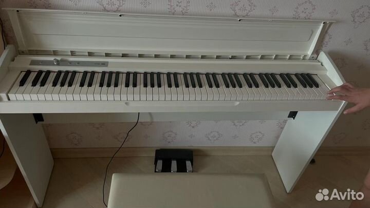 Клавишный инструмент korg LP-180 белый со стулом