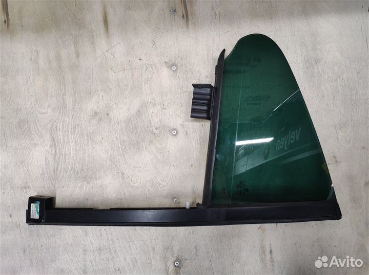 Форточка задняя правая Vw Passat Cc