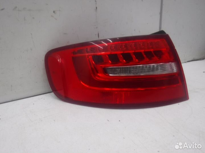 Б/У Б/У Фонарь задний левый наружный Audi A4 (B8)