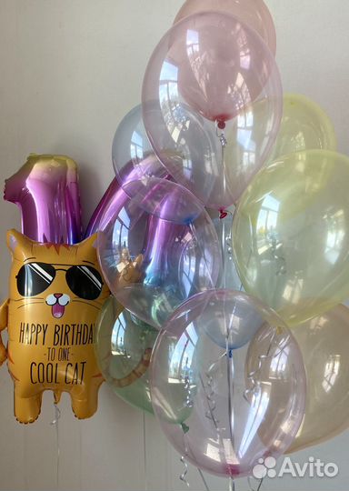 Воздушные шары, стойки с цифрами и персонажами