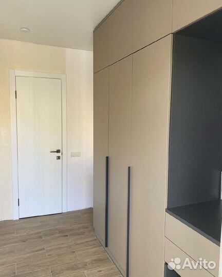 Прихожая на заказ по размерам в современном стиле