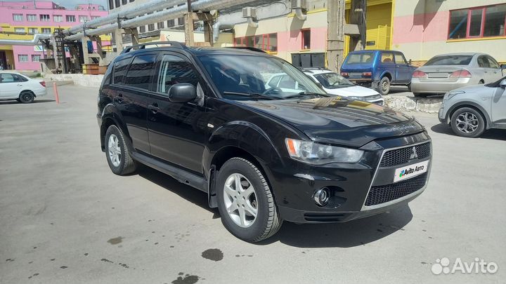 Mitsubishi Outlander 2.0 МТ, 2010, 200 000 км