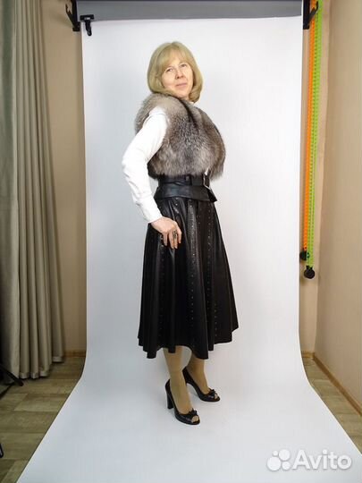 Пошив юбок, брюк и одежды из кожи