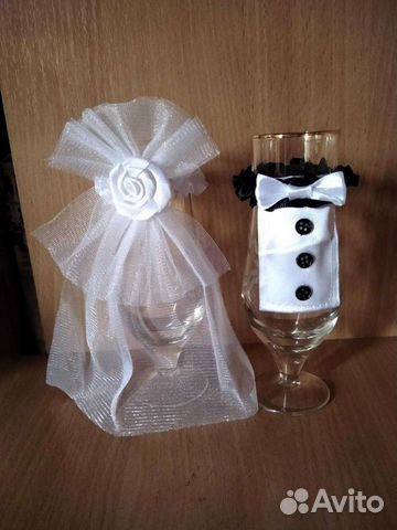 Украшение на свадебные бокалы