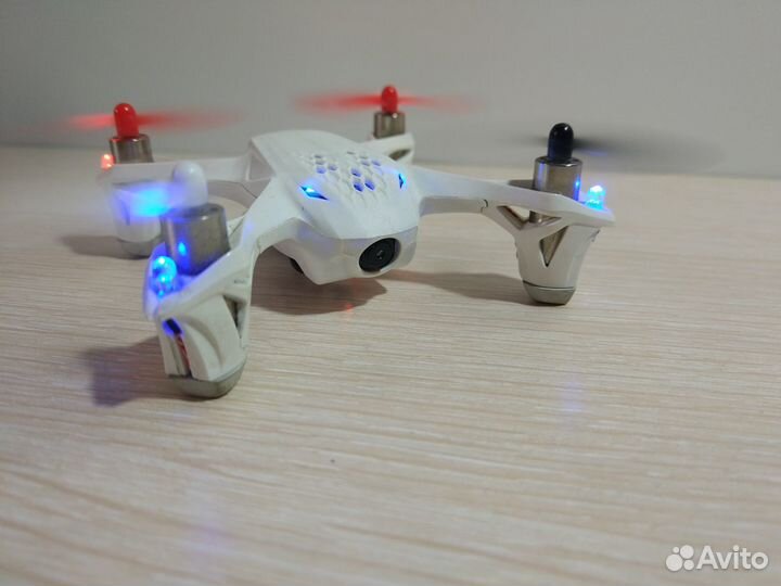 Квадрокоптер с fpv hubsan X4 H107D