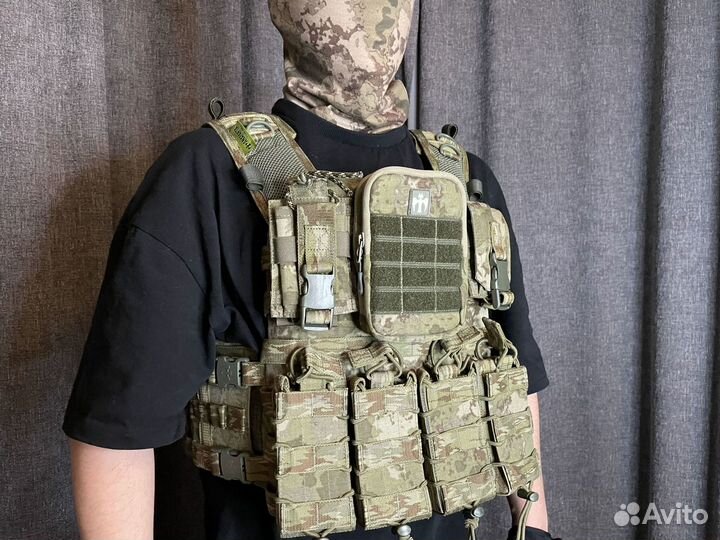 Бронежилет с подсумками