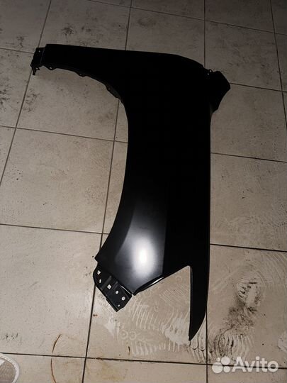 Крыло toyota Land cruiser 200
